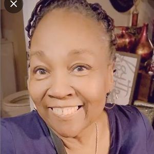 Meet your Posher, Rena